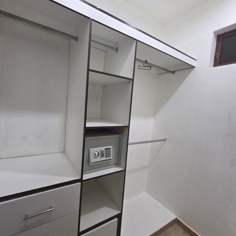 Via Samborondón Ciudad Celeste, Tipo Mansión, 5 camas, 4 hab, piscina gym - Villa - 68
