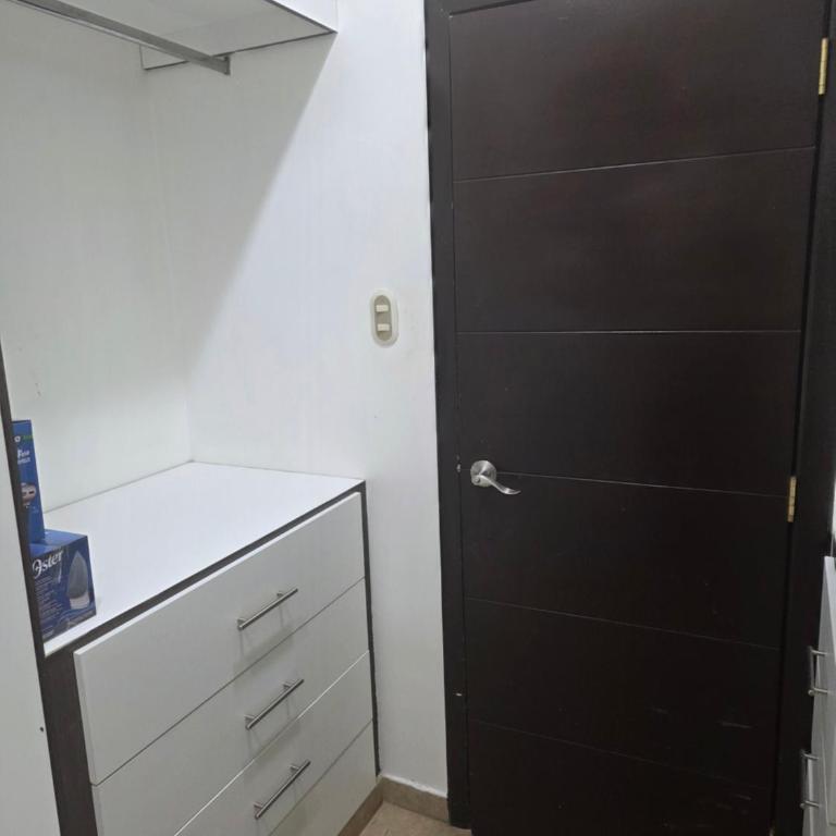 Via Samborondón Ciudad Celeste, Tipo Mansión, 5 camas, 4 hab, piscina gym - Villa - 74