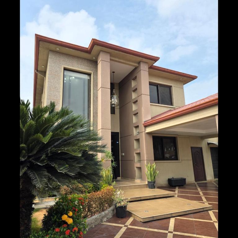 Via Samborondón Ciudad Celeste, Tipo Mansión, 5 camas, 4 hab, piscina gym - Villa - 1