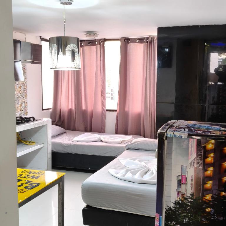 Nabusimake suites lady - Double Room with Extra Bed - 1