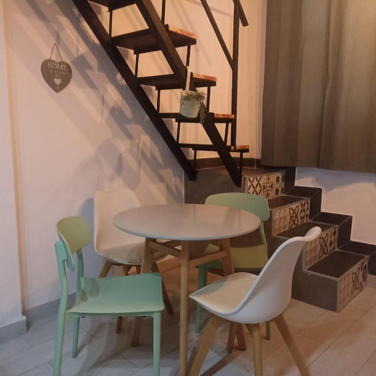 Acogedor Loft Estilo Industrial - a Metros de Plaza de Toros - One-Bedroom Apartment - 6