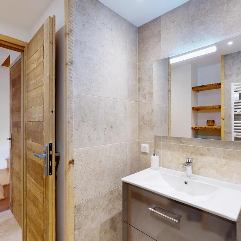CHALET ALOUETTE Authentique Proche commerces et Pistes Nouveauté Sauna Privatif - Chalet 2 Chambres - 14