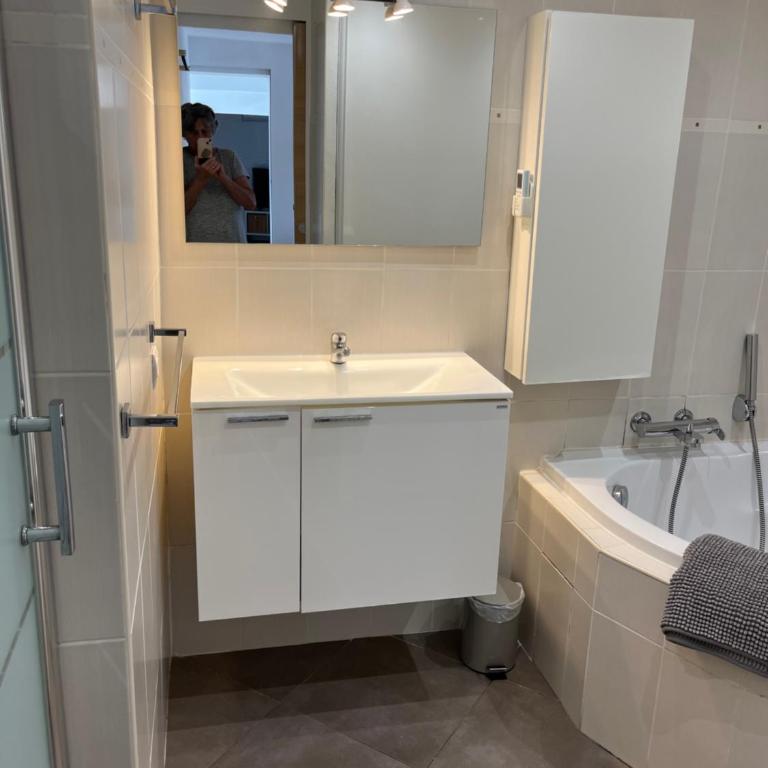 Appartement dans villa vue mer piscine partagée - Appartement - Vue sur Mer - 18