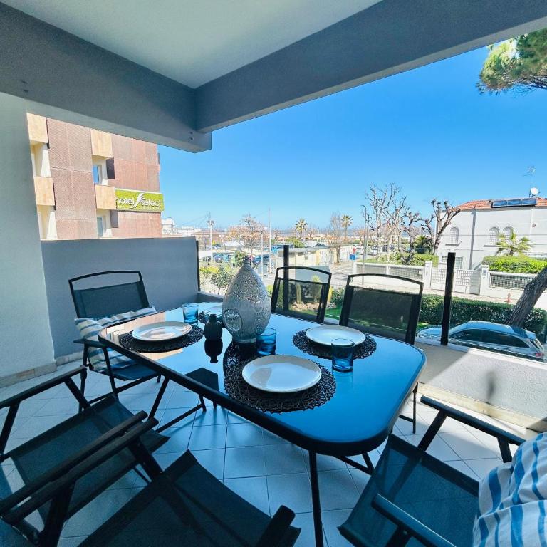 Appartamenti Carinzia Fronte Mare - Flexrent Immobiliare Abissinia - Appartamento con 2 Camere da Letto e Vista Mare - 1