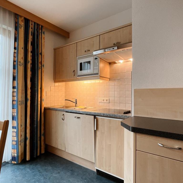 Chasa Monthani - Apartment B mit 2 Schlafzimmern und Balkon - 13