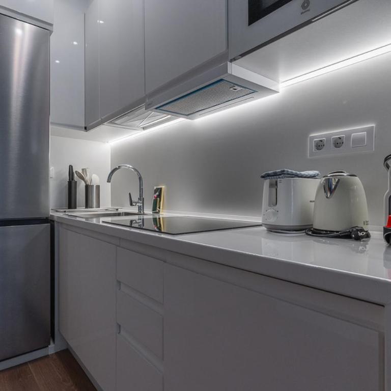 Central modern - 1Bdr 1Bath -Plaza de España - One-Bedroom Apartment - 8