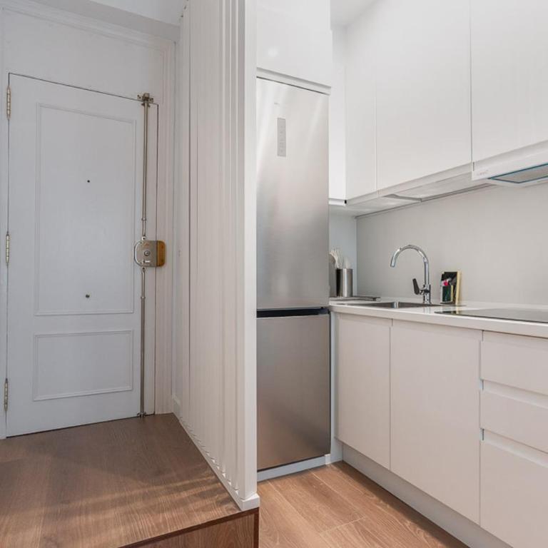 Central modern - 1Bdr 1Bath -Plaza de España - One-Bedroom Apartment - 9
