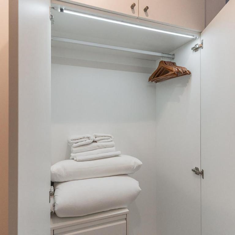 Central modern - 1Bdr 1Bath -Plaza de España - One-Bedroom Apartment - 15