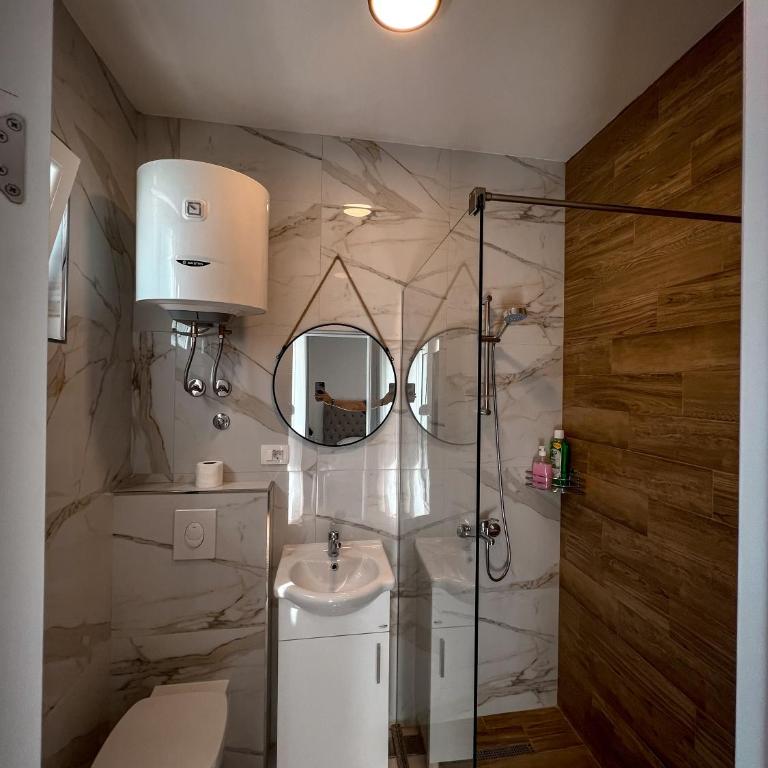 Addy House - Studio - 2