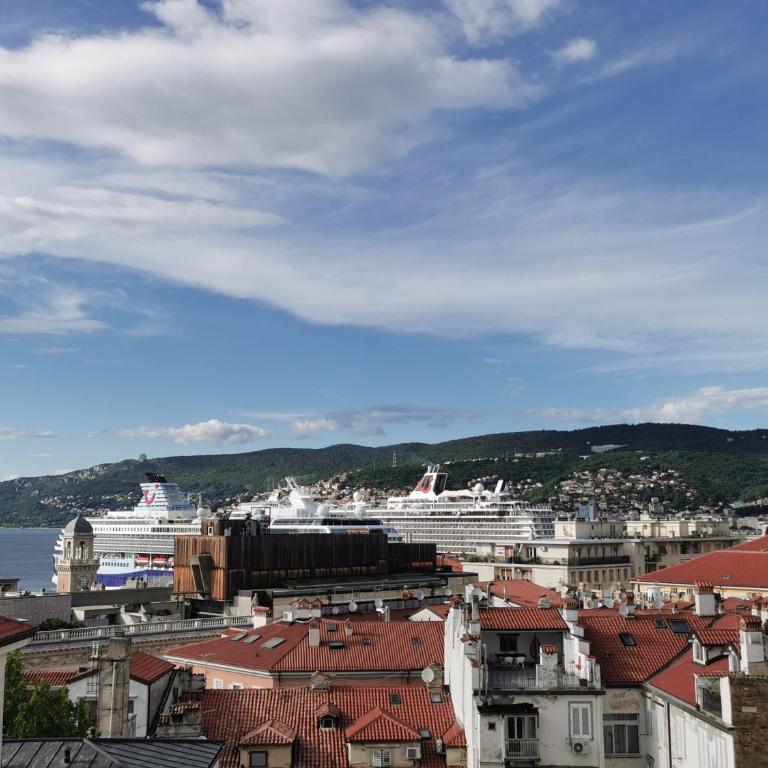 Casa Ventitreesimo Trieste - Appartamento con 4 Camere da Letto e Balcone - 1