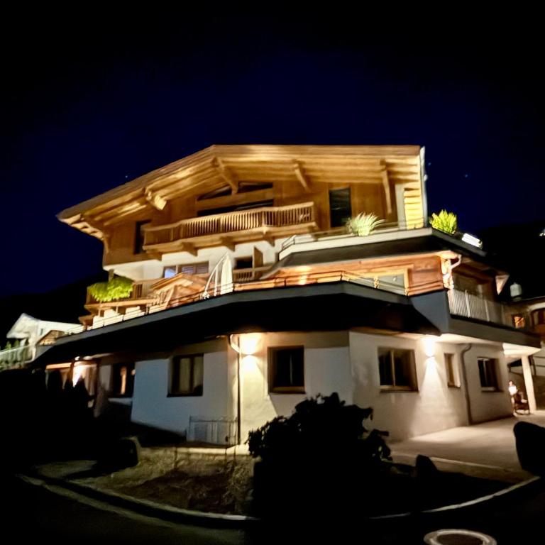 Luxus Ferienwohnung Almhütte - Deluxe Apartment - 40