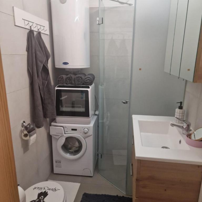 Alpenglück Apartment - Apartment mit 2 Schlafzimmern und Balkon - 2