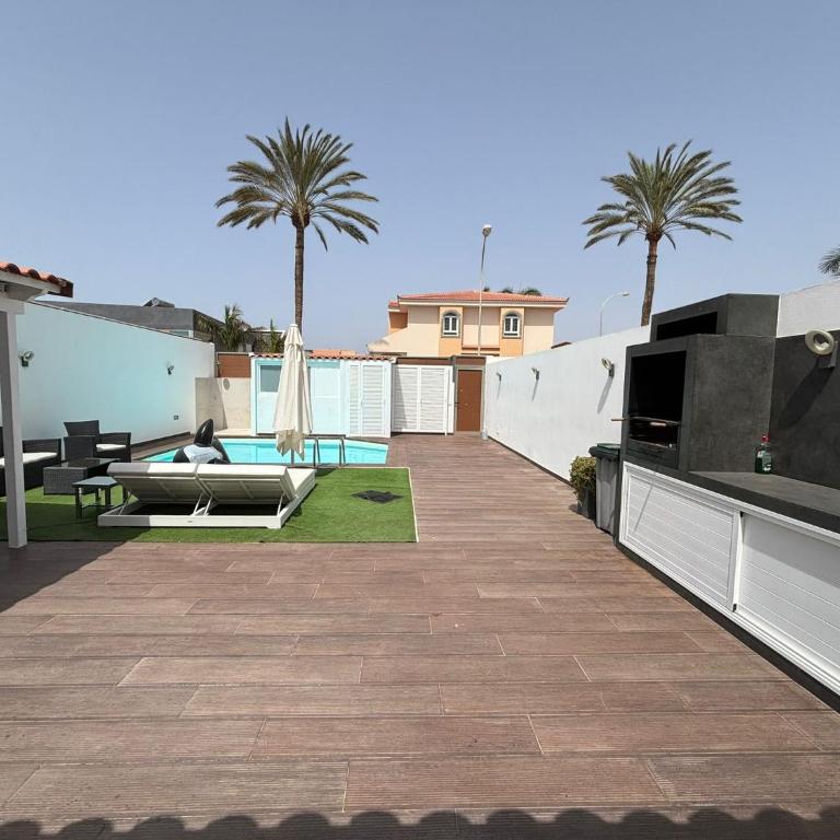 Sunnyland Villa - Three-Bedroom Villa - 2