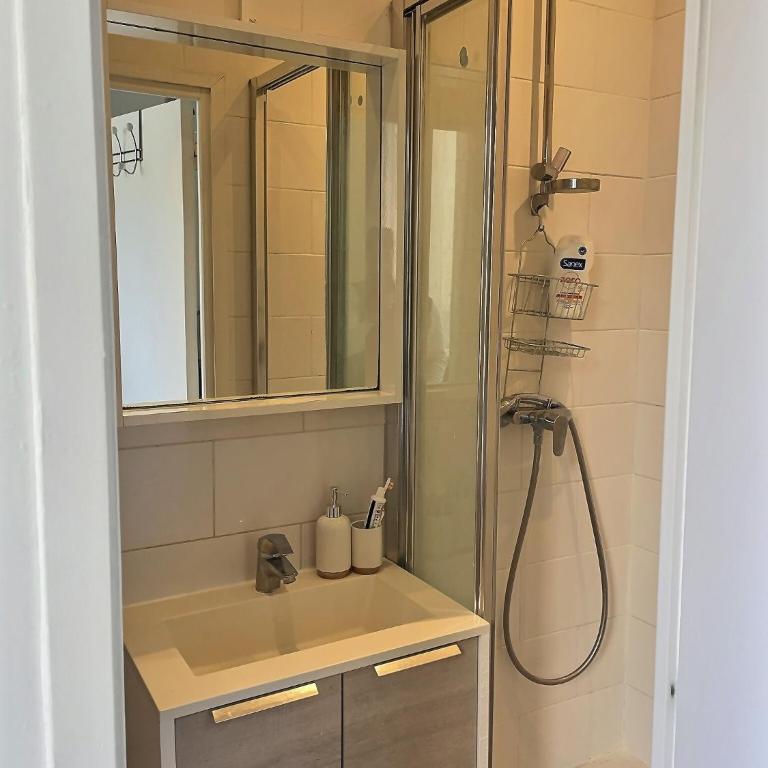 Appartement Chill proche Paris quartier calme proximité de toutes commodités Idéal Professionels et petite famille moins 15 pourcent long séjour - Apartment mit 1 Schlafzimmer - 7