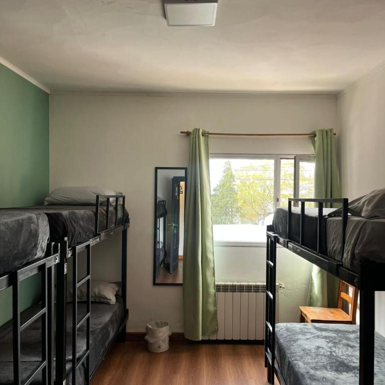 Hostel Punto Patagónico Bariloche - Cama en habitación compartida mixta de 6 camas - 1