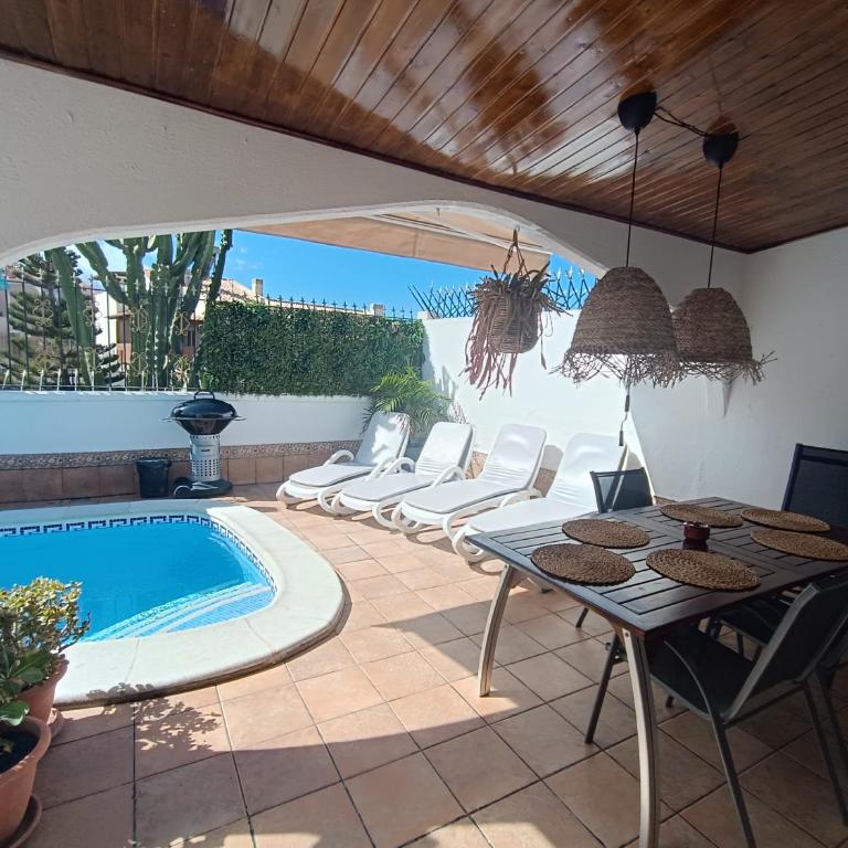 Beautiful Holiday Villa with heated private pool, Los Cristianos - Casa de 3 dormitorios - 10