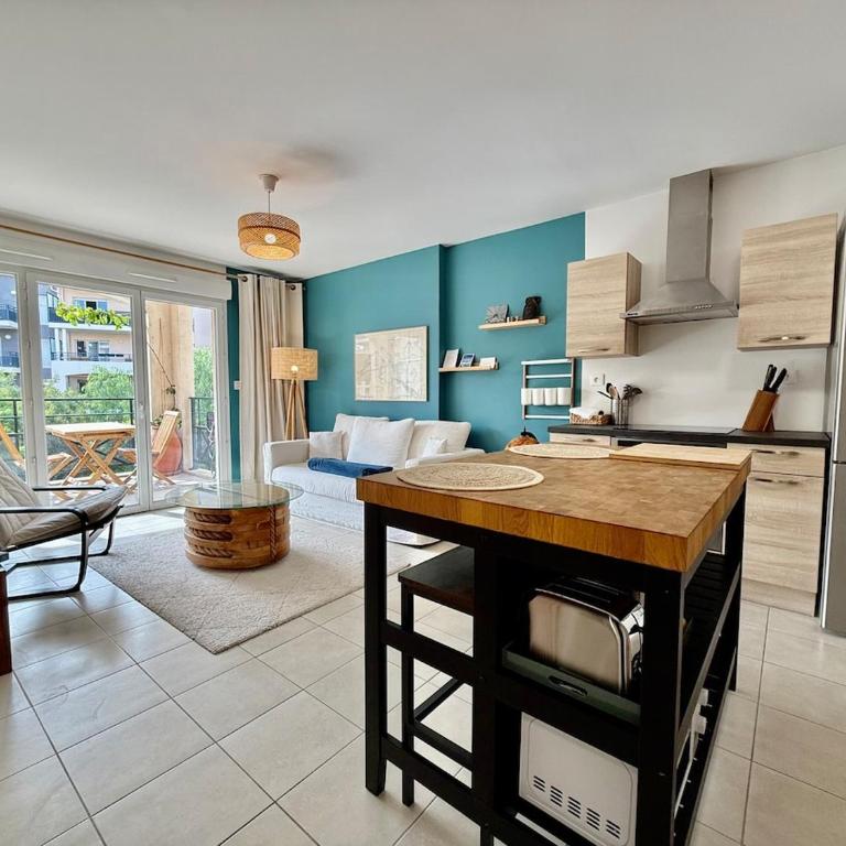 Moderne - Terrasse - Vidéo Projecteur - Apartment mit 2 Schlafzimmern - 1