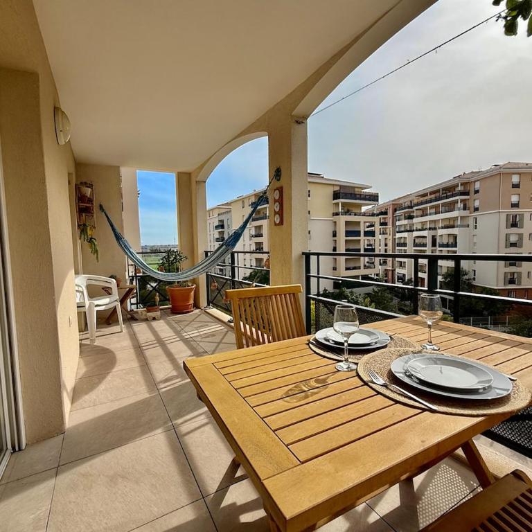 Moderne - Terrasse - Vidéo Projecteur - Apartment mit 2 Schlafzimmern - 17