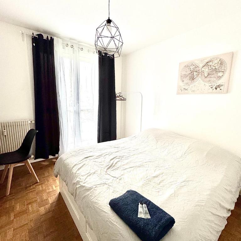 Chambre Monde Tout confort Saint-Marceau - Chambre Double avec Salle de Bains Commune - 2