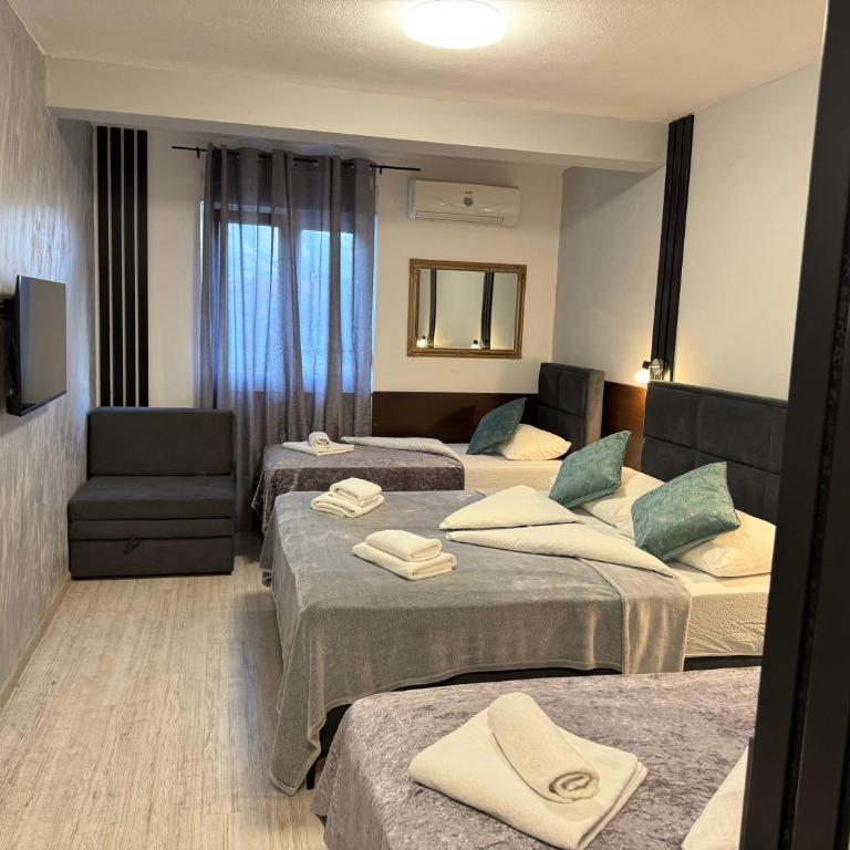 Hotel & Spa Villa Luxe - Quadruple Room - 11