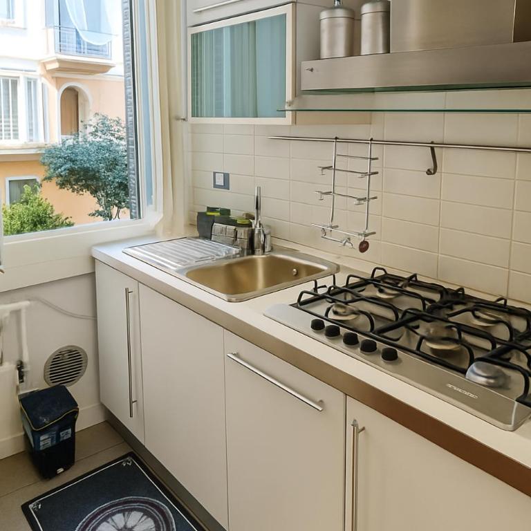 Casa Ozanam - quiet and spacious 6 beds - metro Lima Buenos Aires - Duomo 8 min - Appartamento con 2 Camere da Letto - 12