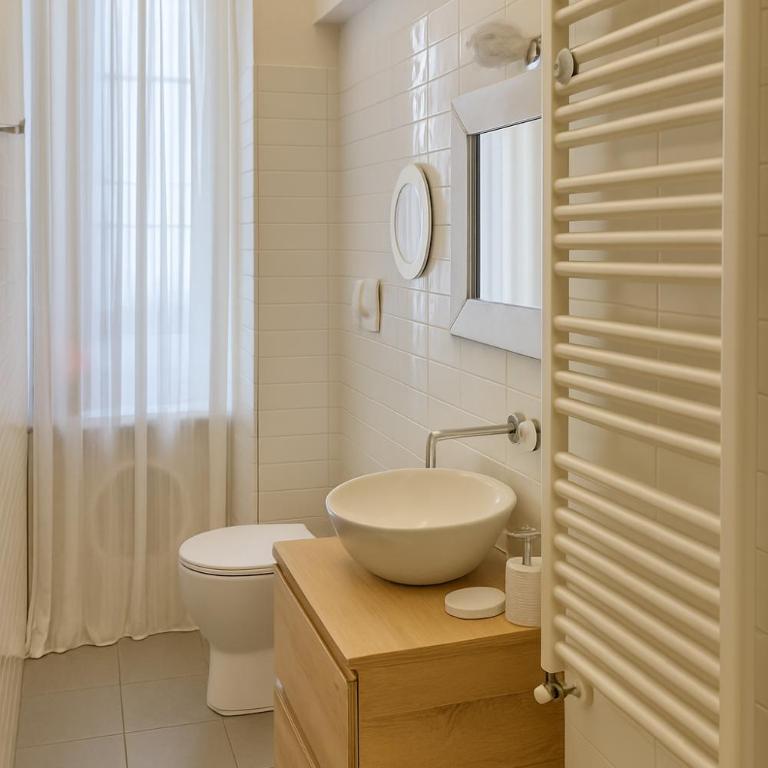 Casa Ozanam - quiet and spacious 6 beds - metro Lima Buenos Aires - Duomo 8 min - Appartamento con 2 Camere da Letto - 11