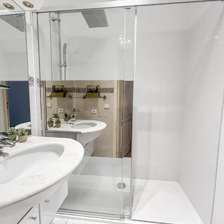 T2 35m2 clim, piscine, balcon et parking privé à 2 pas du port Santa Lucia - Apartment mit 1 Schlafzimmer - 19