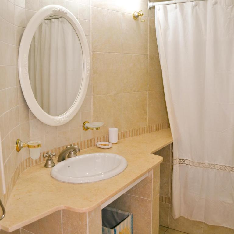 Complejo LA OMA, ubicado a 400 mts del mar con estacionamiento privado - Apartamento de 2 dormitorios - 24