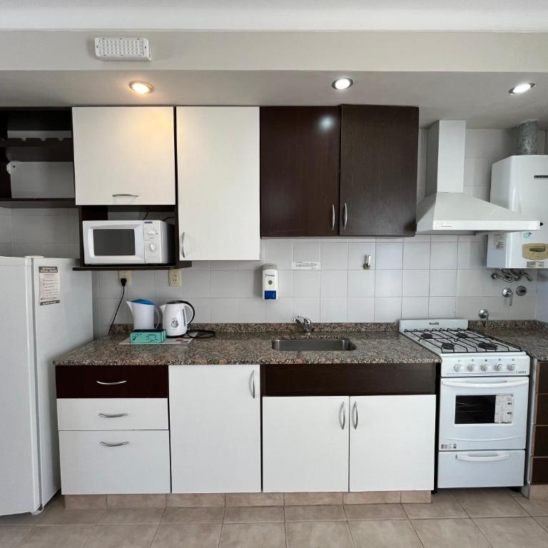 Complejo LA OMA, ubicado a 400 mts del mar con estacionamiento privado - Apartamento de 2 dormitorios - 17
