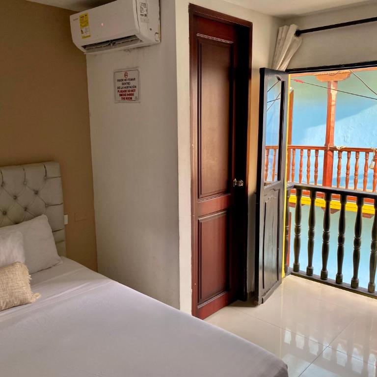 Hotel Casa Lopez - Cartagena - Double Room with Balcony - 3
