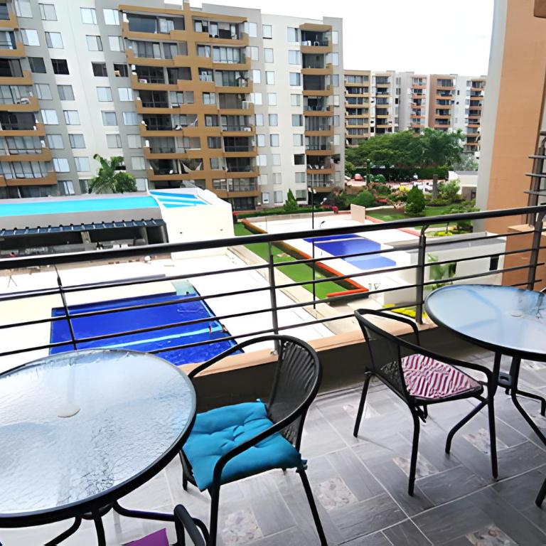 Private Jacuzzi, Internet, Relax in Ricaurte - Three-Bedroom Premium Apartment with Balcony - 1