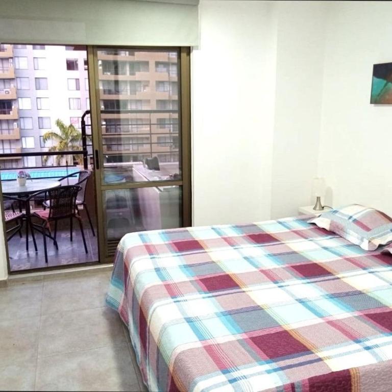 Private Jacuzzi, Internet, Relax in Ricaurte - Three-Bedroom Premium Apartment with Balcony - 7