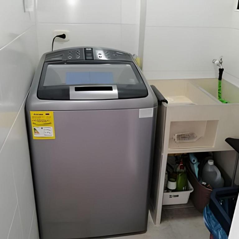 Private Jacuzzi, Internet, Relax in Ricaurte - Three-Bedroom Premium Apartment with Balcony - 19