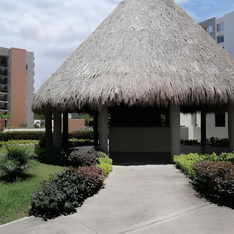 Private Jacuzzi, Internet, Relax in Ricaurte - Three-Bedroom Premium Apartment with Balcony - 21