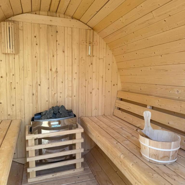 Luxury Villa Sleeps 15, Heated Pool, Jacuzzi, Sauna, & Gym - Villa - 4