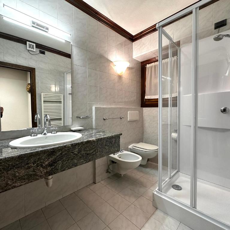 Appartamento Terme - Appartamento con 3 Camere da Letto e Vista Montagna - 10