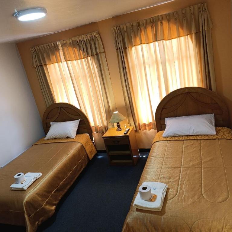 Hotel Keros - Twin Room with Private Bathroom - 1