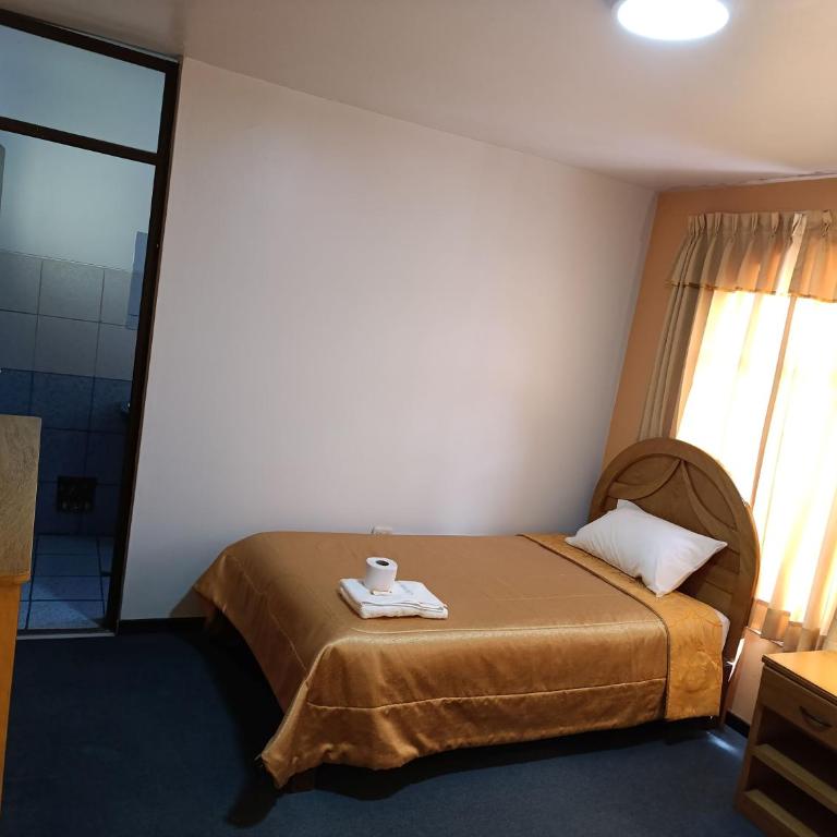 Hotel Keros - Twin Room with Private Bathroom - 3