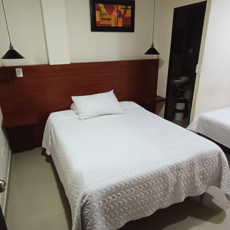 Hostal VIYAJE - Habitación Triple Básica - 5