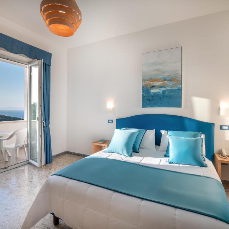 Hotel Britannia - Camera Matrimoniale con Balcone e Vista Mare - 1