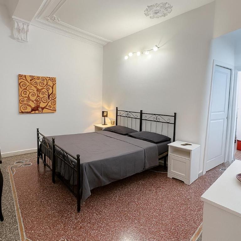 Acquamarina A Due Passi dai Traghetti - Double Room with Private Bathroom - 2