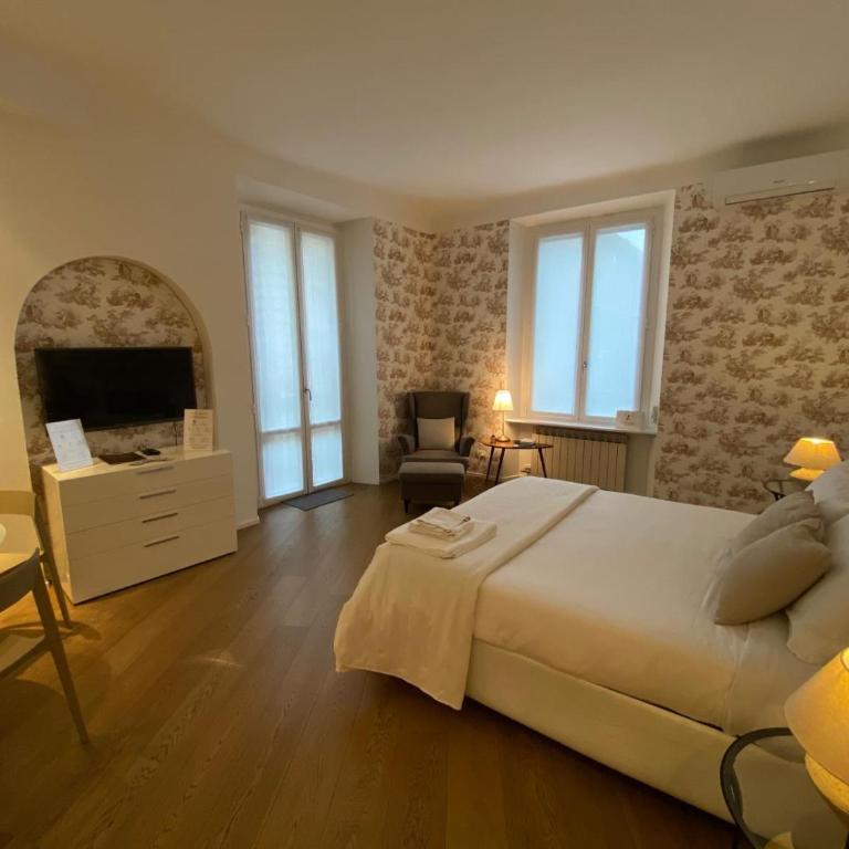 Suite Brera - Queen Room with Balcony - 1