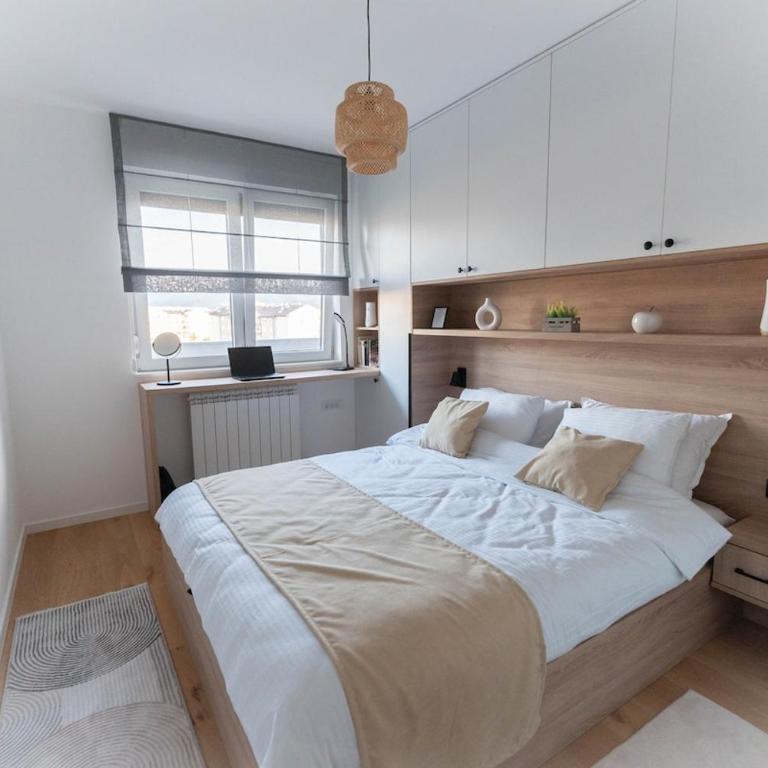 Modern apartment with garage near Sarajevo Airport - free parking - Apartman sa 1 Spavaćom Sobom, Balkonom i Pogledom na Grad - 15