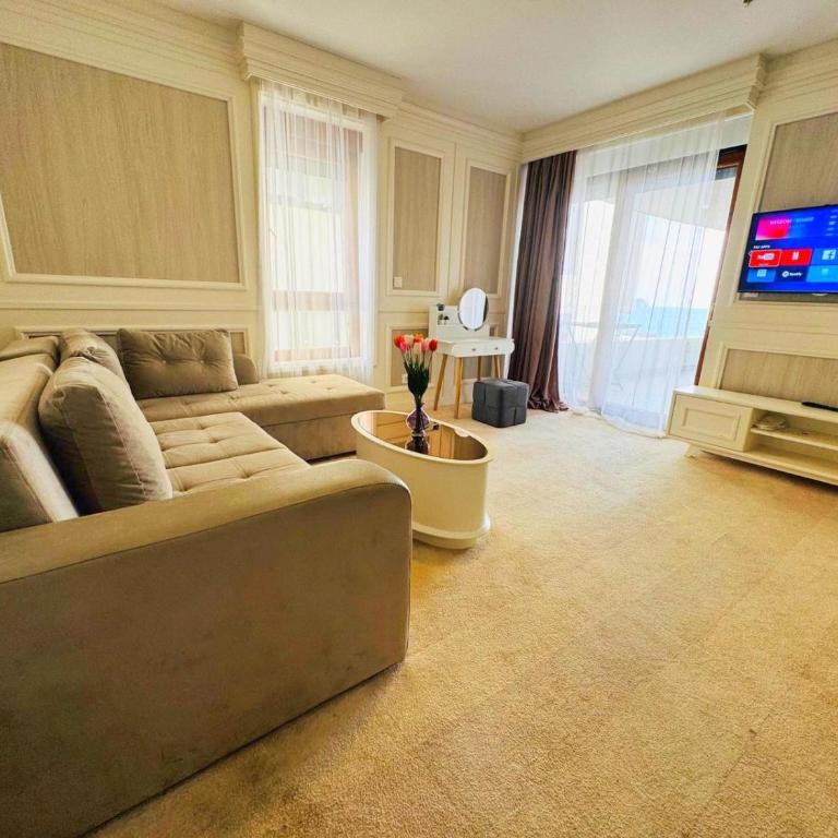 Azure Coast Deluxe Residence - Budva Seafront Living Suites - Deluxe Suite with Sea View - 4