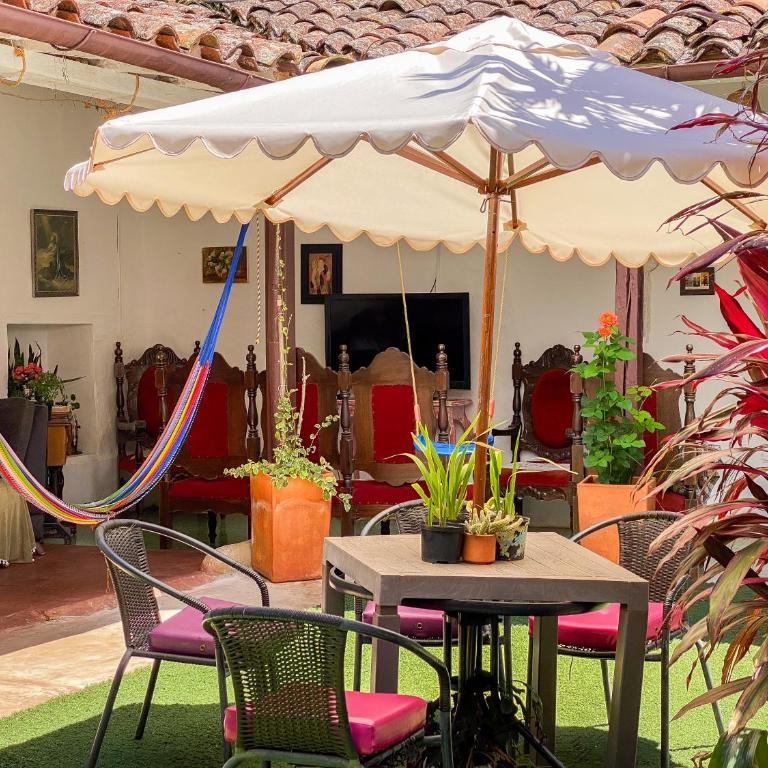 CASA MAGIA by Magally Velasco - Casa de 4 dormitorios - 2