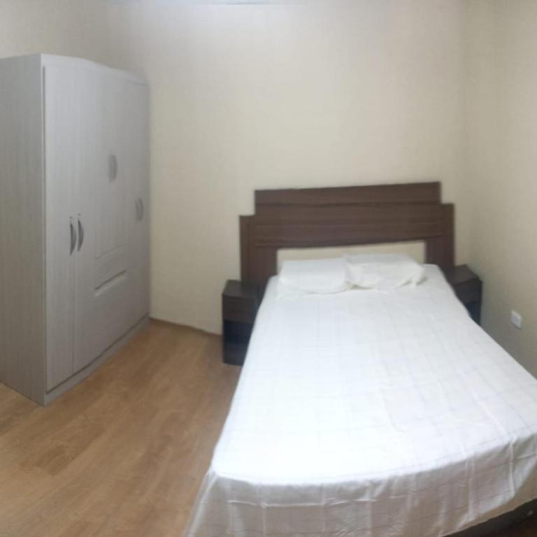 ESTANCIA EN APARTAMENTO EN Chiclayo - Three-Bedroom Apartment - 10