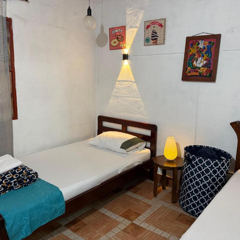 Casa y cabaña campestres, 14 personas, vocación familiar y descanso - Five-Bedroom House - 25