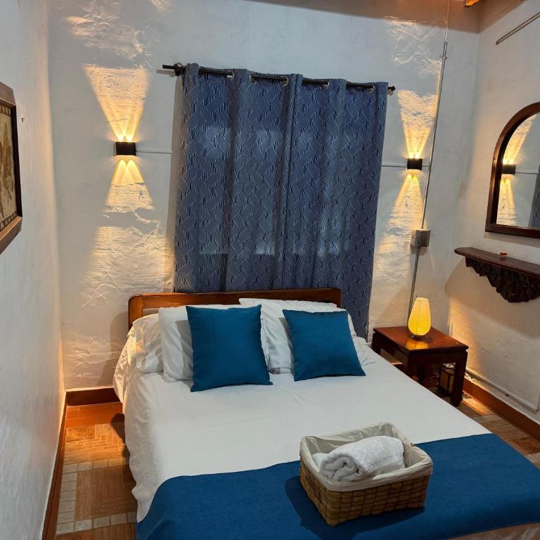 Casa y cabaña campestres, 14 personas, vocación familiar y descanso - Five-Bedroom House - 7