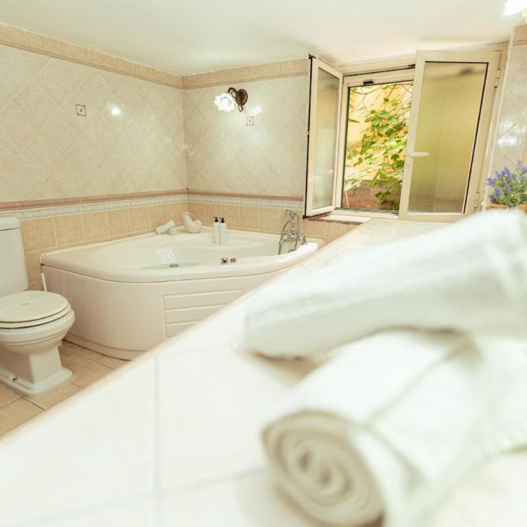 Monserrato House - Two-Bedroom Apartment - 46
