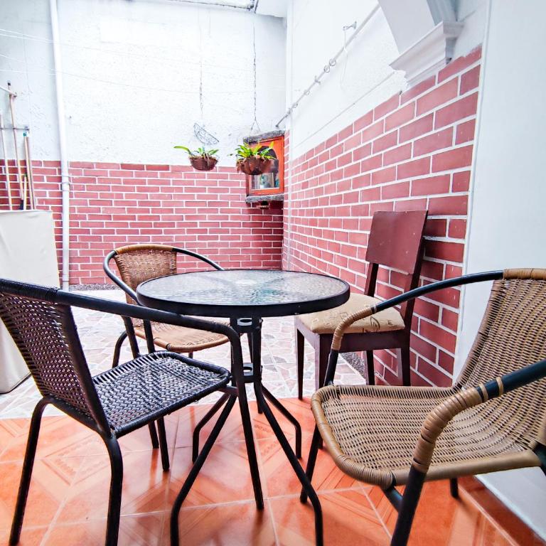 Casa de Confort con Parqueadero Privado - Two-Bedroom Apartment - 15